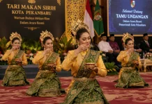Tari Makan Sirih Warisan Penyambutan Tamu dalam Budaya Melayu Pekanbaru
