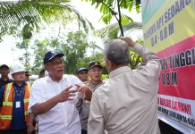 Jaga Gambut Tetap Basah, Menteri LH Perkuat Sekat Kanal dan Ekologis di Pelalawan