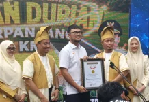 Kota Pekanbaru Raih Rekor MURI Kue Talam Durian 1 Km