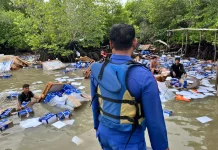 Kapal Bermuatan Kertas Tenggelam di Perairan Selat Rengit
