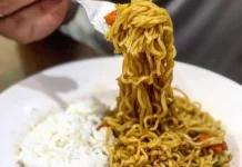 Makan Mi Berlebihan bisa Bikin Gemuk
