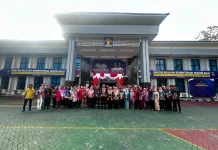 Upacara Peringatan Hari Keluarga Nasional ke-33 di Kemenkum Riau