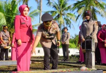 Sambut HUT Bhayangkara, Kapolres Meranti Pimpin Ziarah dan Tabur Bunga di TMP