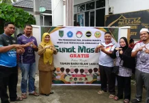 Organisasi Wanita Inhil Gelar Sunatan Massal