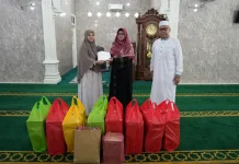 Persatuan Wanita Patra Kilang Dumai Bagian 100 Paket Makan Siang Jumat Berkah