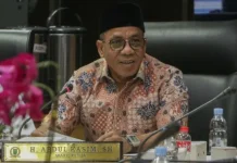 DPRD Riau Dorong Pembelian Seragam SMA/SMK Diserahkan kepada Orang Tua