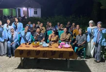 Mahasiswa KKN Unri Kenalkan Maggot BSF untuk Tekan Biaya Pakan Ternak di Inhil