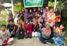 Mahasiswa KUKERTA UNRI Ajak Warga Desa Olah Singkong Jadi "Katabal"