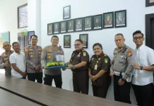 Hari Bhakti Adhyaksa, Kapolres Meranti Beri Kejutan Tumpeng ke Kejari