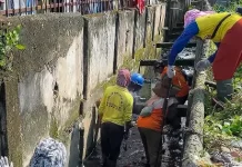 Sampah Sumbat Drainase, PUPR Pekanbaru Turunkan Pasukan Kuning