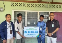 BPJS Ketenagakerjaan Serahkan Santunan JKM Rp42 Juta kepada Ahli Waris Petugas SE