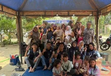 Kukerta Unri Desa Japura Latih Peternak Buat Silase dan Mineral Block