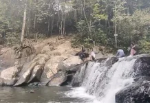 Air Terjun Nginio Kampar Keindahan Alam di tengah Hutan Alami