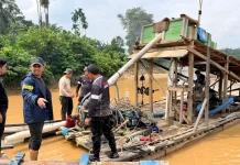 Polda Riau Tertibkan PETI di Kuansing, Dua Rakit Dimusnahkan