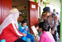 Sambangi SLB Selatpanjang, Kapolres Serahkan Alat Bantu Dengar dan Kursi Roda.