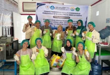 Dosen IBT Pelita Indonesia Dorong UMKM Nanas