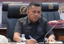 Apresiasi Bantuan Seragam, DPRD Pekanbaru Usulkan Tambahan Tas dan Sepatu