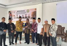 UI Alkifayah dan KAMUS Riau Bedah Buku Reinventing Politik Hukum