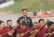 Plt Bupati Kuansing Turun di Pacu Jalur