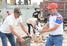 Gotong Royong Massal Pasca Pacu Jalur, Pemkab Kuansing Bersihkan Tepian Narosa