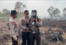 Tangani Karhutla di Rimbo Panjang, Petugas Gunakan Portable Breathing