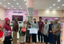 Miss Glam Bukit Barisan Pekanbaru Gelar Syukuran Grand Opening, Santuni 20 Anak Yat