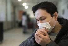 Panduan Penting Menerapkan Etika Batuk di Tempat Umum