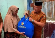 Dinsos Pekanbaru Salurkan Bantuan untuk Korban Kebakaran di Senapelan