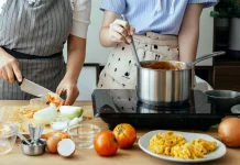 Dari Dapur ke Meja Makan, Begini Cara Salmonella Menyebar