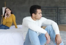Tanda Pasangan Berselingkuh