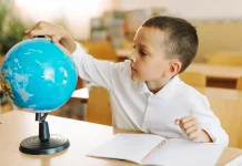 Manfaat Anak diberikan Globe di Kamarnya