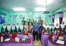 SMA YKPP Latih Keterampilan Public Speaking Pengurus OSIS dan MPK