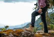 Pilihan Bahan Sepatu Nyaman untuk Petualangan Jauh