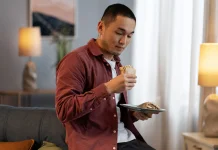 Hobi Makan Makanan Terlalu Panas, Bahaya Mengintai Kerongkongan