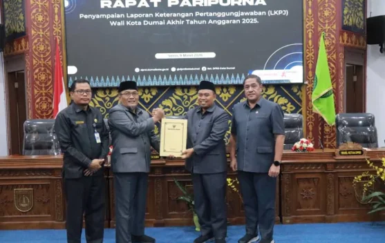 Wawako Sugiyarto Sampaikan LKPJ Akhir TA 2025 dalam Rapat Paripurna DPRD Dumai