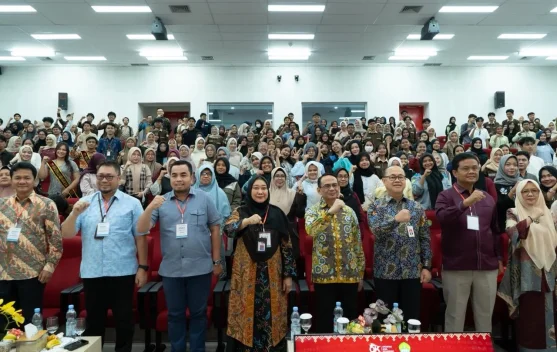 Dorong Generasi Muda Melek Keuangan, OJK Bahas Peluang dan Risiko Pembiayaan Digit