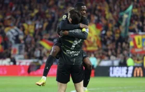 PSG Kunci Gelar Ligue 1 setelah Mengalahkan Lens 0-2