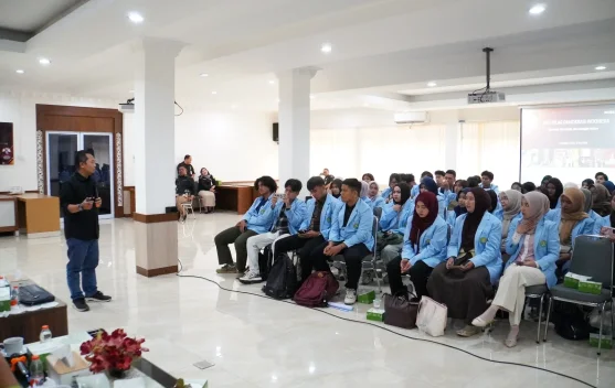 KPU Riau Mengajar Gelar Kuliah Praktisi di UIR Bahas Pendidikan Politik