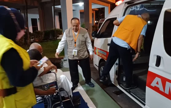 Kamaruddin Diberangkatkan ke Tanah Suci