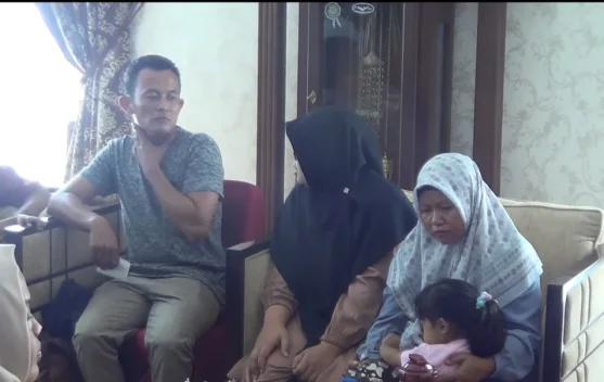 Pemprov Riau dan Baznas Berangkatkan 9 Pasien Berobat ke Jakarta