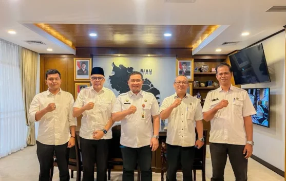 Pemko Dumai Minta Dukungan Pemprov untuk Penanganan Banjir di Bantaran Sungai