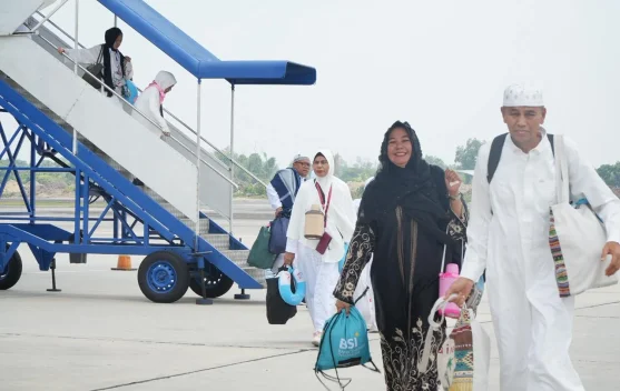 Jamaah Haji Kloter Pertama Riau Tiba Kembali di Pekanbaru