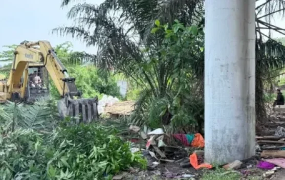 Pemko Pekanbaru Tertibkan Aset di Bawah Jembatan Siak I