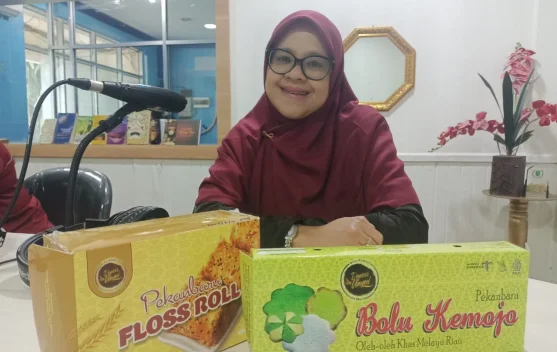 Bolu Kemojo Dapoer Ummi, Oleh-oleh Riau yang Lahir dari Peluang