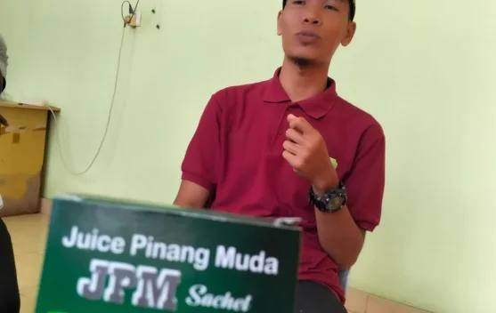 Kisah Perjuangan Bahrul, Bersama Racikan Jus Pinang Muda