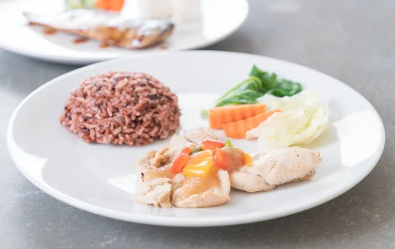 Nasi Merah Solusi Sehat Menurunkan Berat Badan