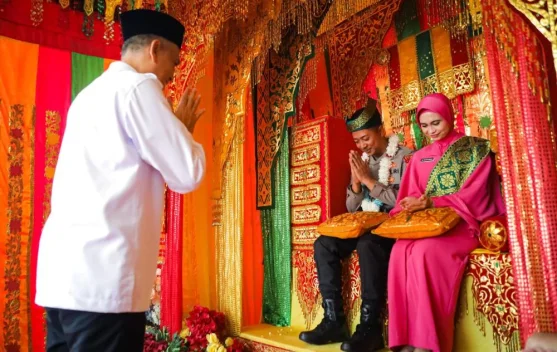 Penyambutan Hangat dan Tepuk Tepung Tawar Sambut Kapolres Dumai yang Baru