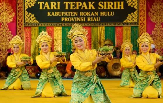Tari Tepak Sirih Identitas Budaya dan Simbol Penghormatan Masyarakat Rokan Hulu