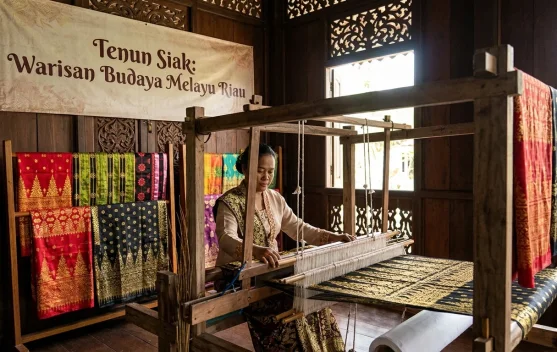 Tenun Siak Warisan Budaya Melayu yang Terus Dijaga dari Generasi ke Generasi