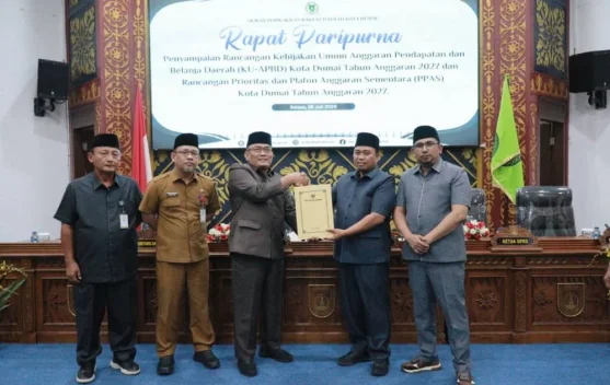 Pemko Dumai Serahkan Rancangan KUA-PPAS 2027 ke DPRD